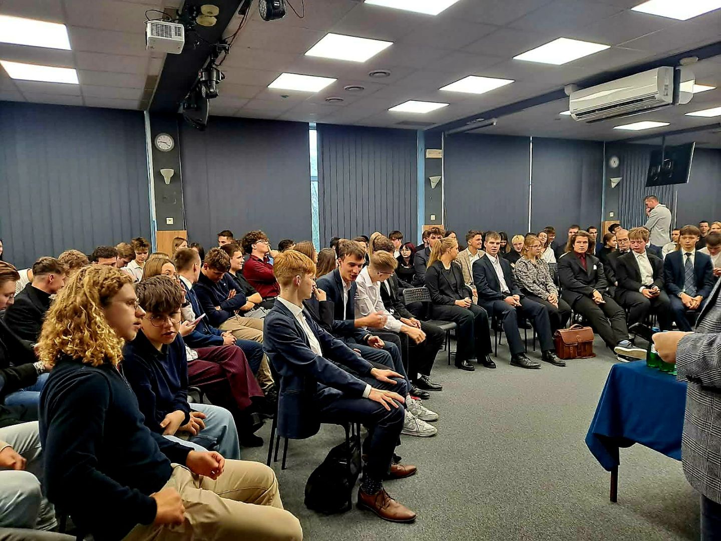 Uczestnicy okrągłego stołu uczniowskiego