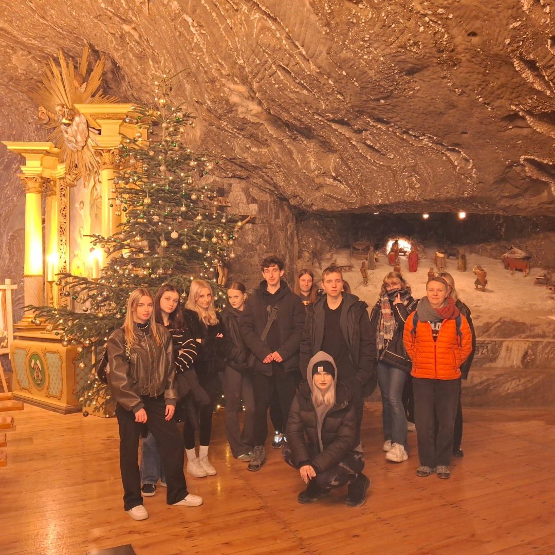 zdjęcie grupowe uczniów