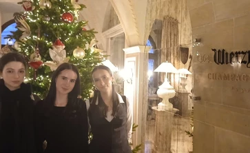 Wejście do restauracji Wierzynek