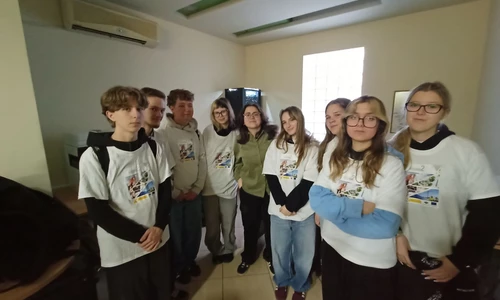 Uczniowie w siedzibie gazety