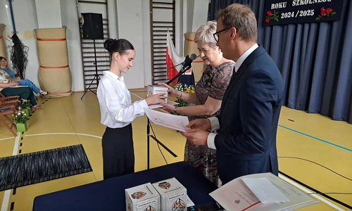 wręczenie nagród dla najlepszych uczniów