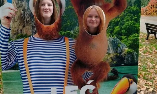 uczennice w zoo