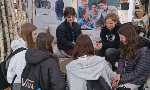 Stoisko szkoły na pikniku ekologicznym