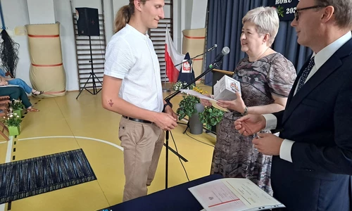 wręczenie nagród dla najlepszych uczniów