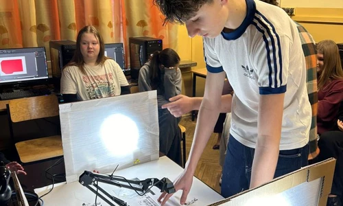 Uczniowie w trakcie festiwalu zawod&oacute;w