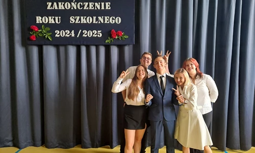 wręczenie nagród dla najlepszych uczniów