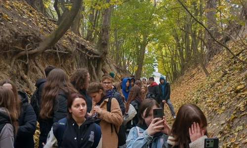 Uczniowie w wąwozie lessowym Królowej Jadwigi