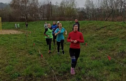 uczniowie w trakcie biegu