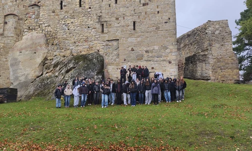 Zdjęcie grupowe uczniów