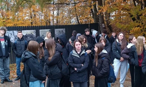 Zdjęcie grupowe uczniów