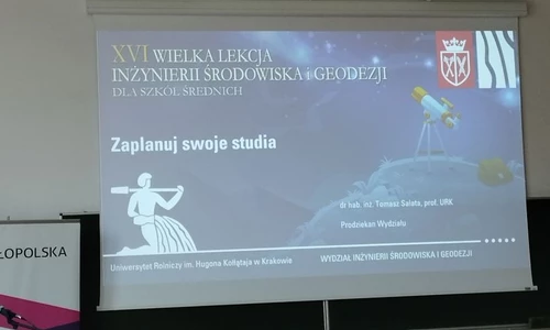 Zajęcia na lekcji geodezji -Akademia Rolnicza