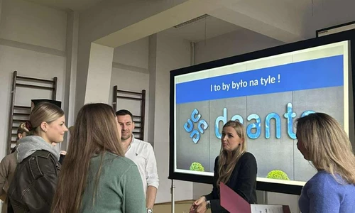 Zajęcia warsztatowe technik aranżacji wnętrz -firma Deante