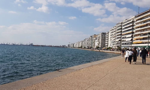 Saloniki nabrzeże z blokami