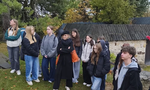 Uczniowie na wycieczce