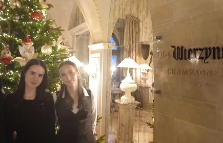 Wejście do restauracji Wierzynek