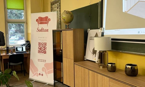 Uczniowie w trakcie festiwalu zawod&oacute;w