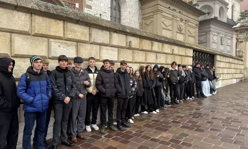 Zdjęcie grupowe uczniów